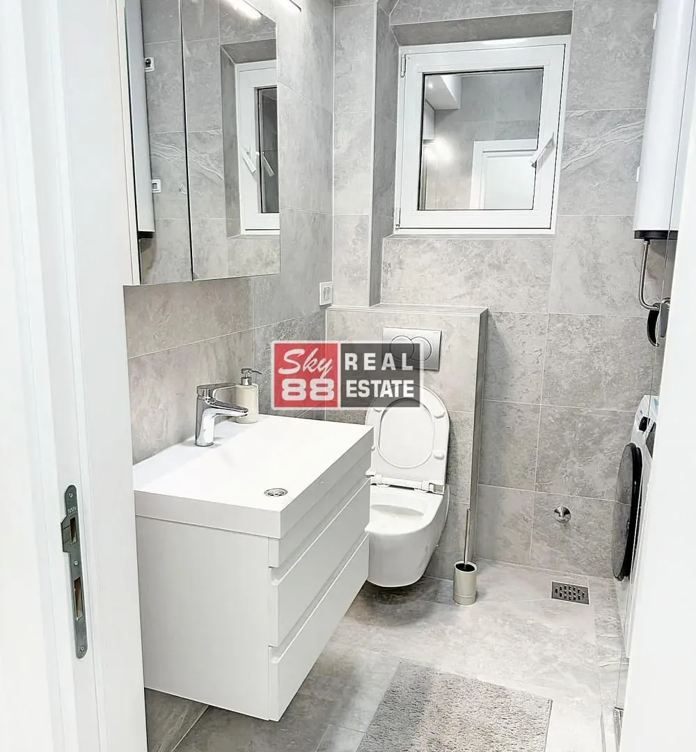 Prodaja, trosoban stan, 89m², Kalenić Pijaca, Vračar Sve Podlokacije
