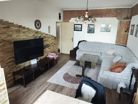 Prodaja, trosoban stan, 96m², Tuški Put, Podgorica - image 1