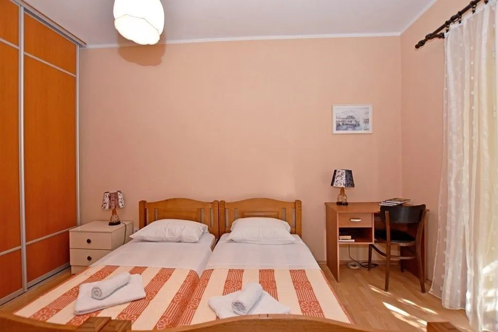 Izdavanje, kuća, 120m², Kumbor, Herceg Novi