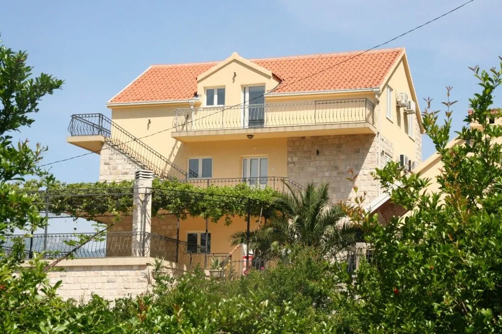 Sale, house, 400m², Dobrota, Kotor