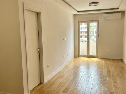 Rent, one bedroom apartment, 43m², Central Point, Podgorica - image 6