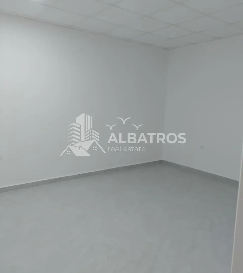 Rent, office space, 36m², Makedonsko naselje, Bar