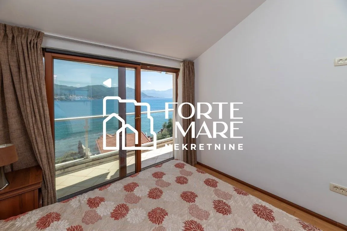Prodaja, trosoban stan, 118m², Njivice, Herceg Novi