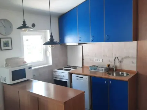 Rent, one bedroom apartment, 45m², Dobrota, Kotor - image 4