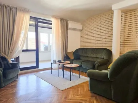 Prodaja, dvosoban stan, 75m², Centar, Podgorica