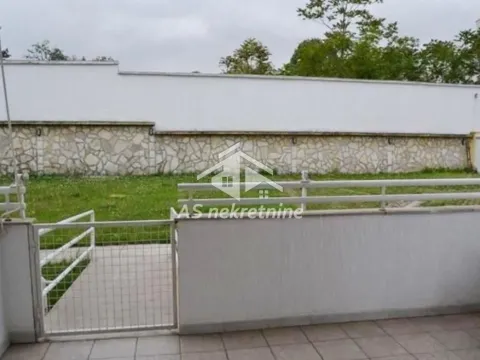 Izdavanje, četvorosoban stan, 135m², Senjak, Beograd - image 28