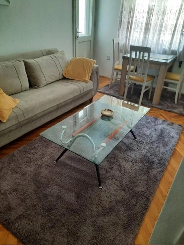 Izdavanje, jednosoban stan, 38m², Centar, Podgorica