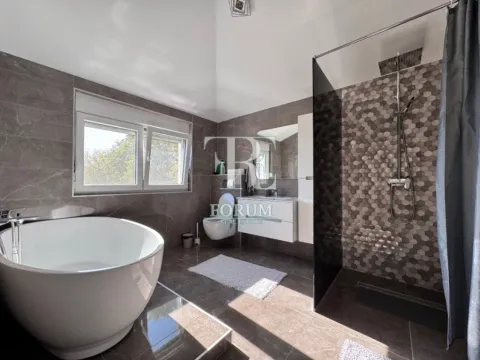 Rent, house, 230m², Dajbabe, Podgorica - image 12