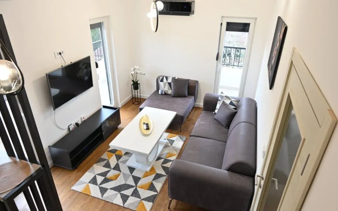 Izdavanje, jednosoban stan, 50m², Zagorič, Podgorica