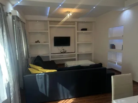 Izdavanje, dvosoban stan, 80m², Konik, Podgorica