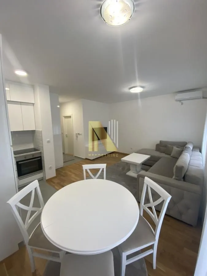 Izdavanje, garsonjera, 31m², Adamovićevo Naselje, Novi Sad Sve Podlokacije