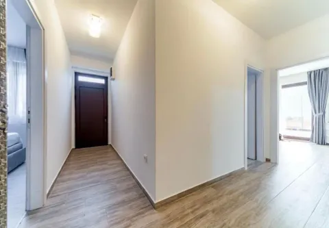 Rent, three bedroom apartment, 127m², Petrovac, Budva - image 14