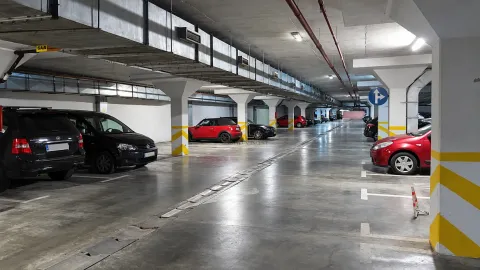 Izdavanje, dvosoban stan, 90m², Kod Capital Plaze, Podgorica - image 8