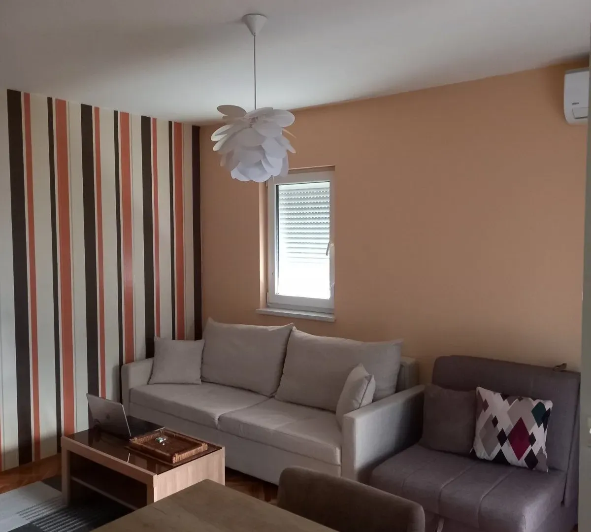 Izdavanje, garsonjera, 29m², Podkošljun, Budva