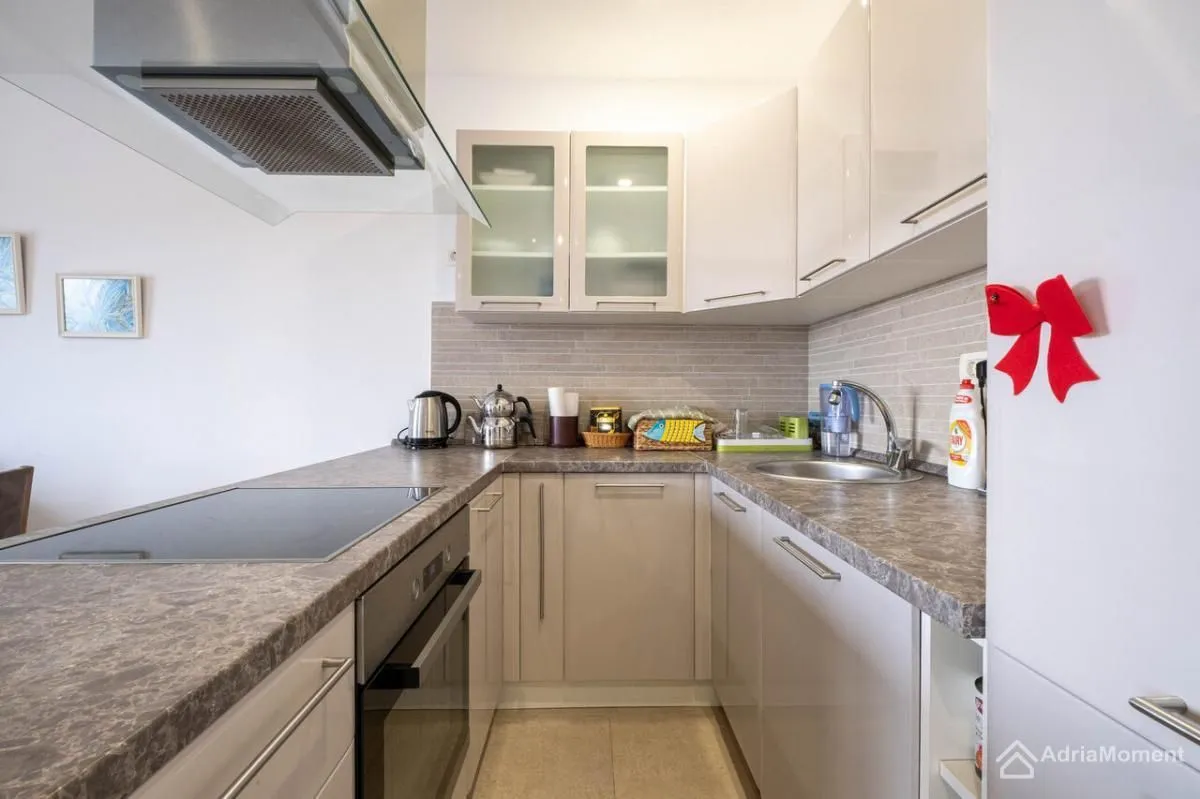 Prodaja, dvosoban stan, 87m², Tivat, Crna Gora