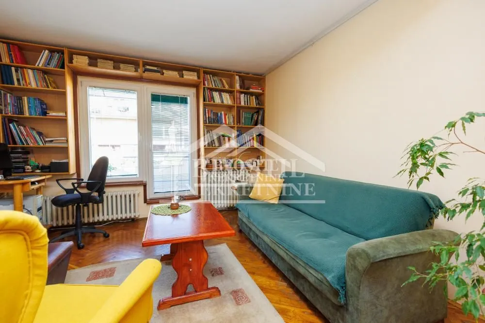 Prodaja, četvorosoban stan, 84m², Gundulićev Venac, Beograd