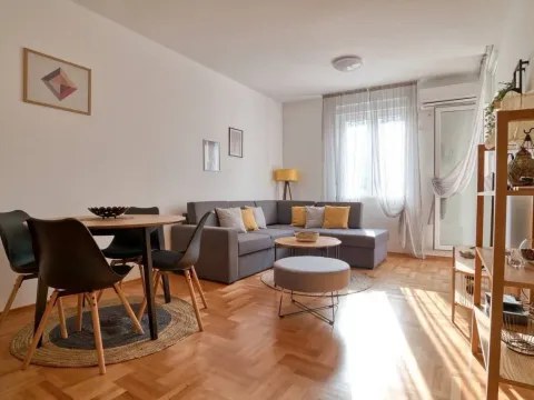 Rent, two bedroom apartment, 72m², Centar, Budva - image 6
