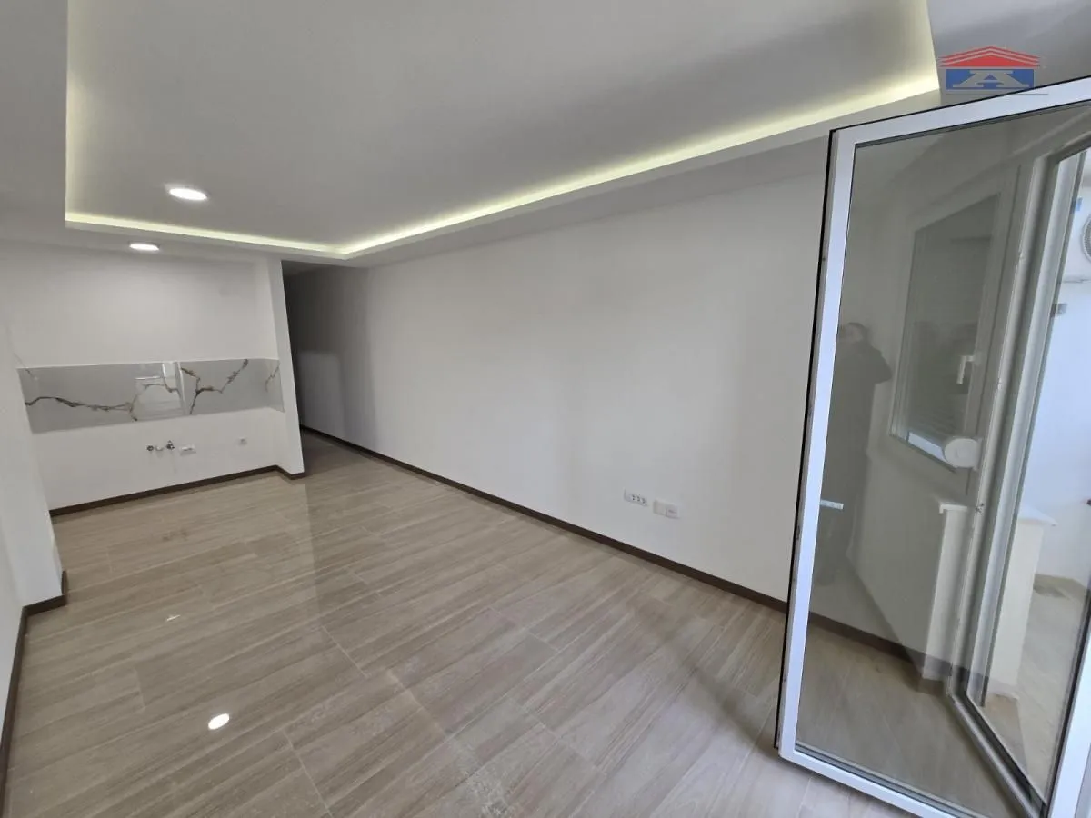 Izdavanje, garsonjera, 33m², Železnička Stanica, Novi Sad Sve Podlokacije