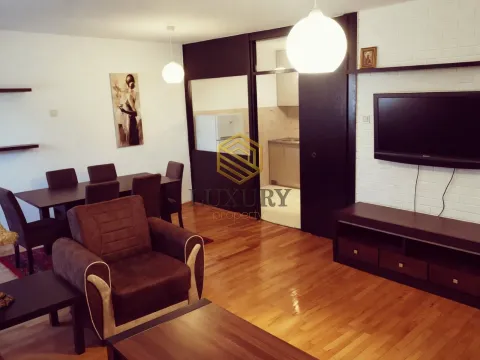 Izdavanje, jednosoban stan, 59m², Blok 5, Podgorica - image 4