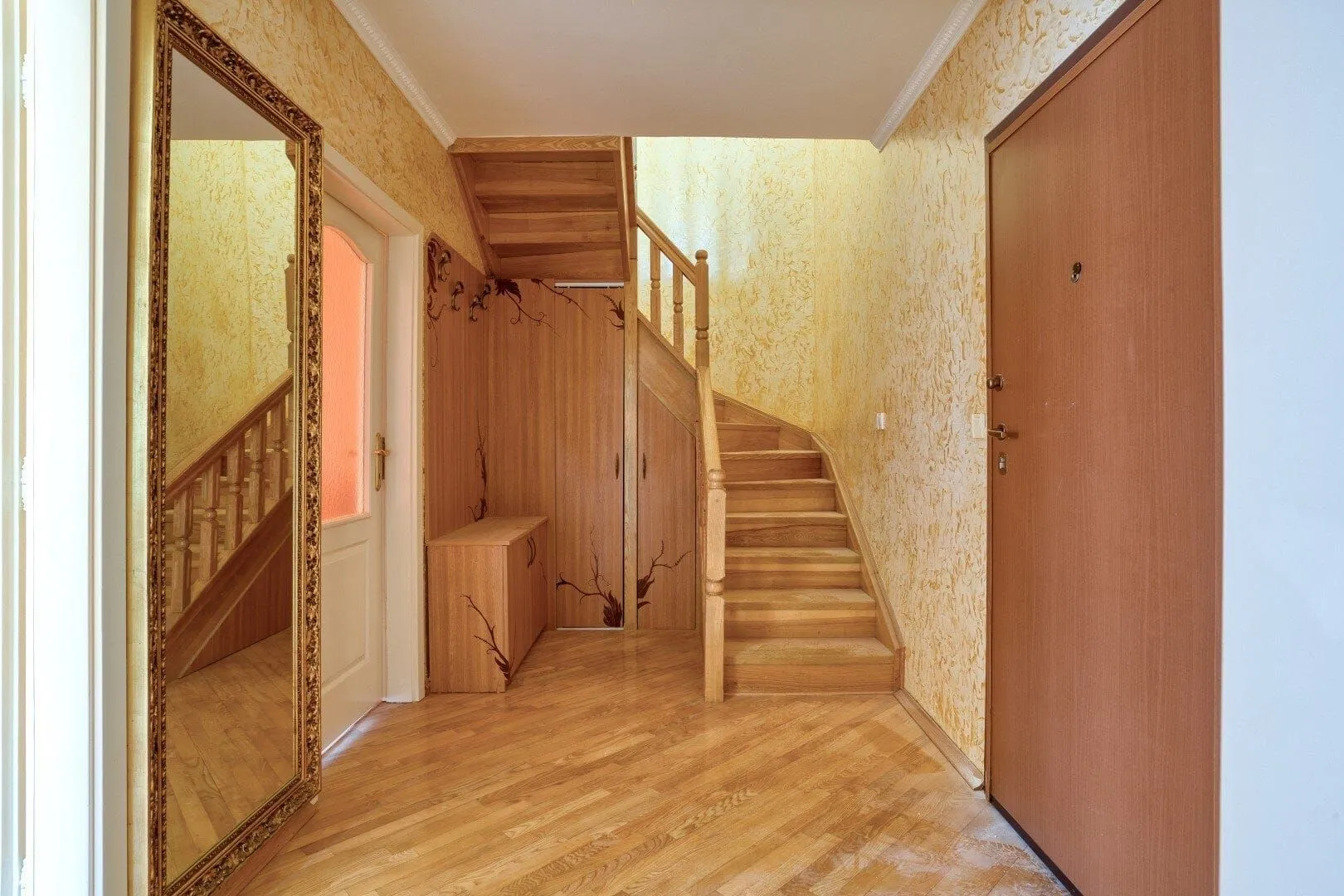 Sale, two bedroom apartment, 117m², Sveti Stefan, Budva