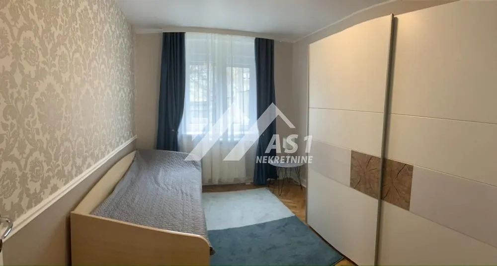Izdavanje, četvorosoban stan, 130m², Grbavica, Novi Sad Sve Podlokacije