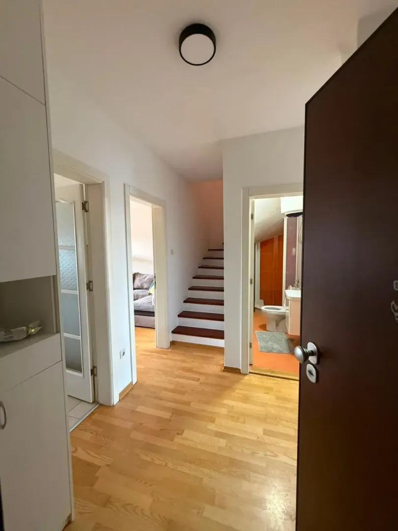 Izdavanje, dvosoban stan, 83m², Preko Morače, Podgorica