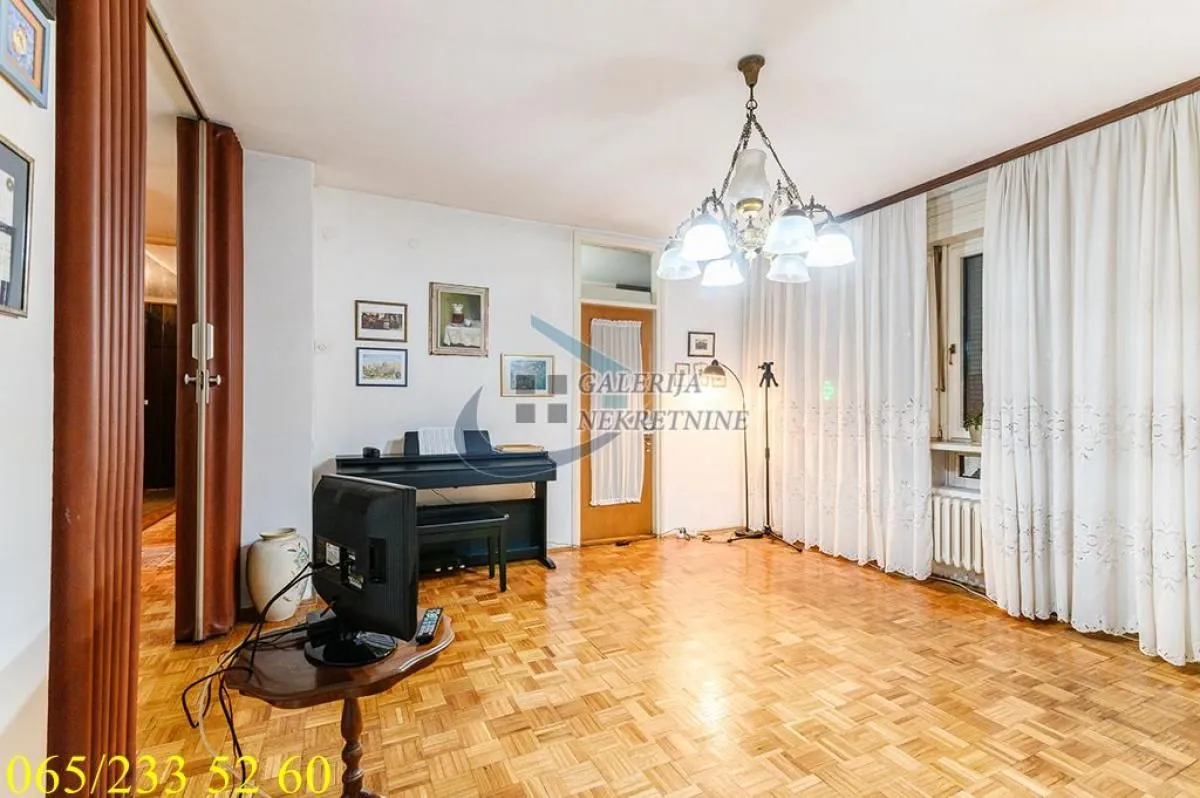 Prodaja, trosoban stan, 73m², Vračar Sve Podlokacije, Beograd