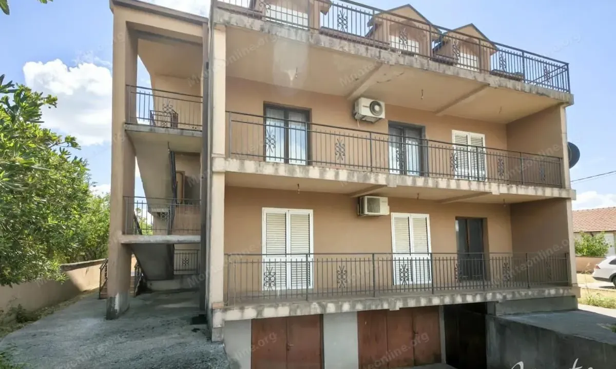 Sale, house, 385m², Donja Gorica, Podgorica