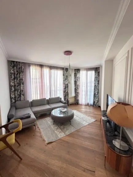 Izdavanje, dvosoban stan, 95m², Podgorica, Crna Gora