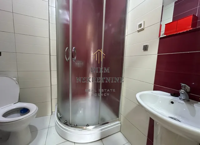 Izdavanje, dvosoban stan, 69m², Ljubović, Podgorica