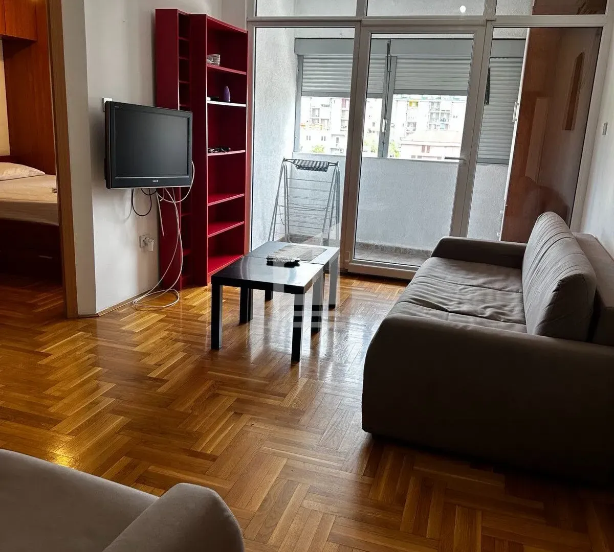 Izdavanje, jednosoban stan, 50m², City Kvart, Podgorica