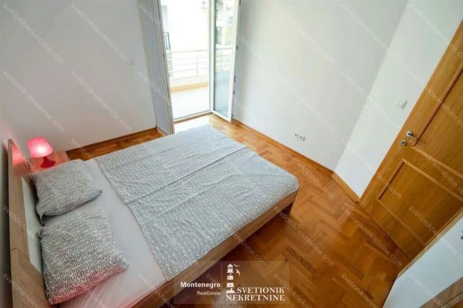 Prodaja, dvosoban stan, 72m², Đenovići, Herceg Novi