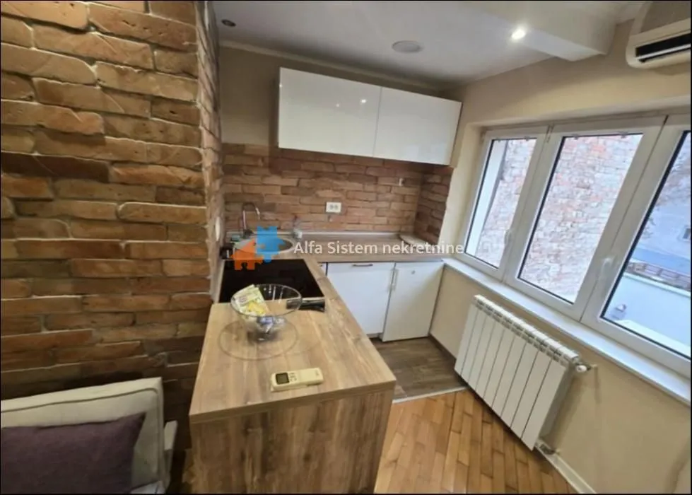Izdavanje, trosoban stan, 69m², Stari Grad, Beograd