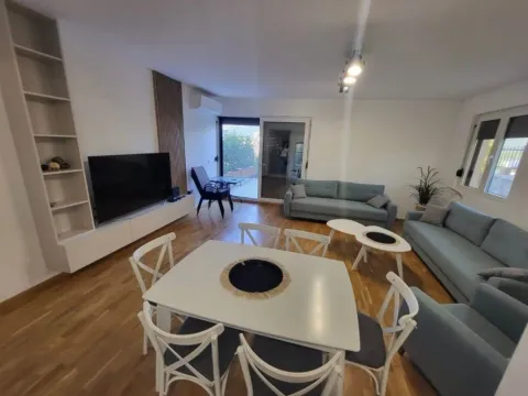 Izdavanje, jednosoban stan, 58m², Obala Đuraševića, Tivat - image 6