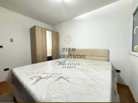 Izdavanje, trosoban stan, 80m², Krivi Most, Podgorica - image 8