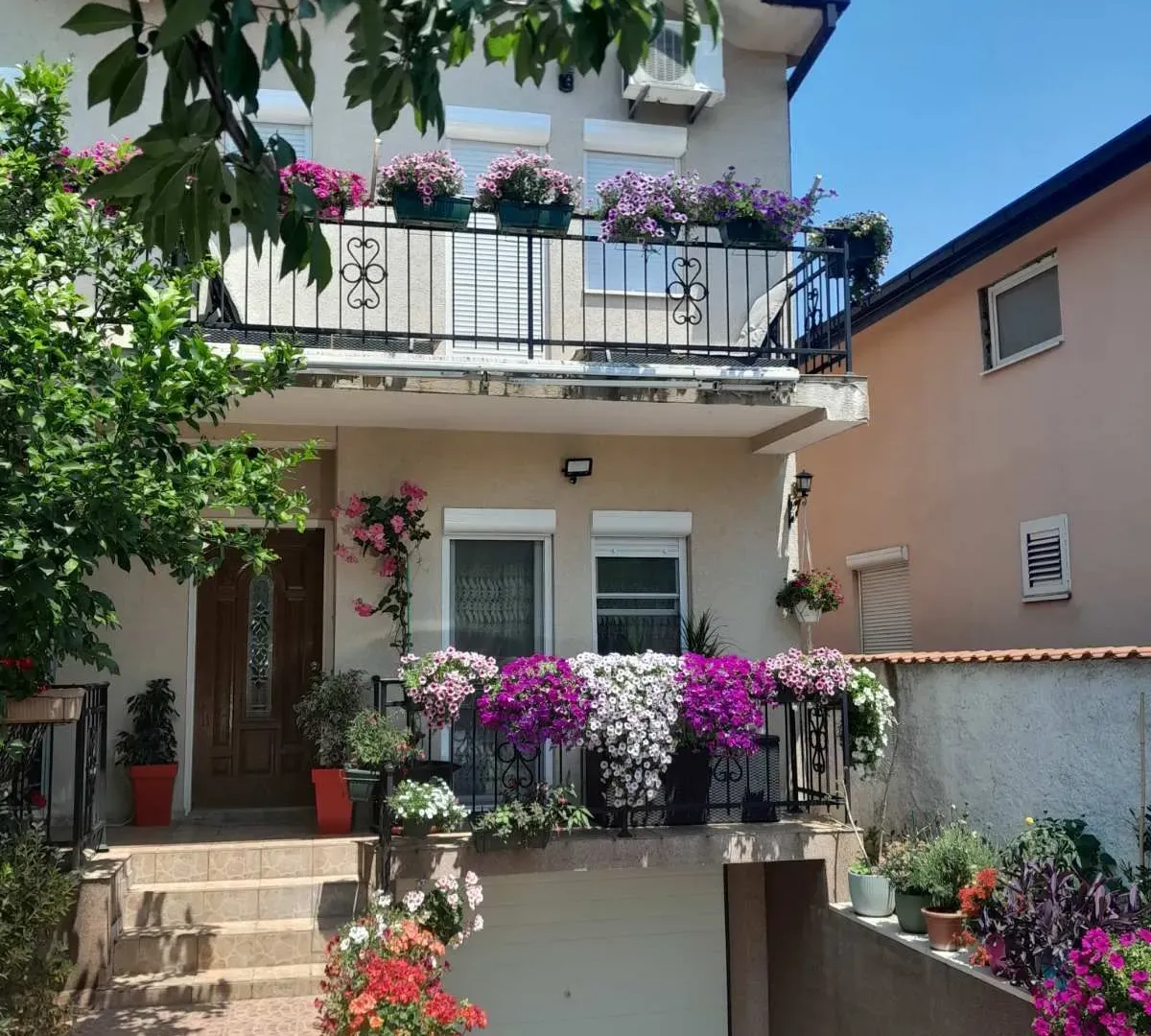 Sale, house, 240m², Podgorica, Crna Gora