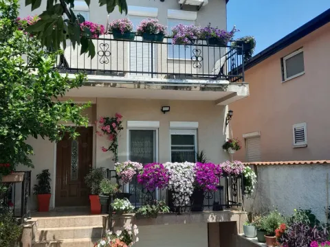 Sale, house, 240m², Podgorica, Crna Gora - image 1