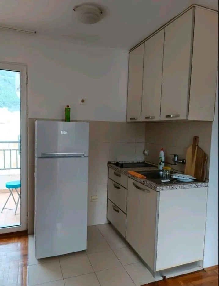 Rent, one bedroom apartment, 40m², Velji Vinogradi, Budva