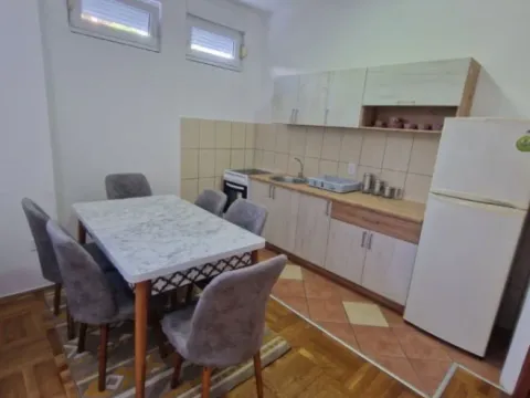 Izdavanje, jednosoban stan, 39m², Blok 9, Podgorica - image 4