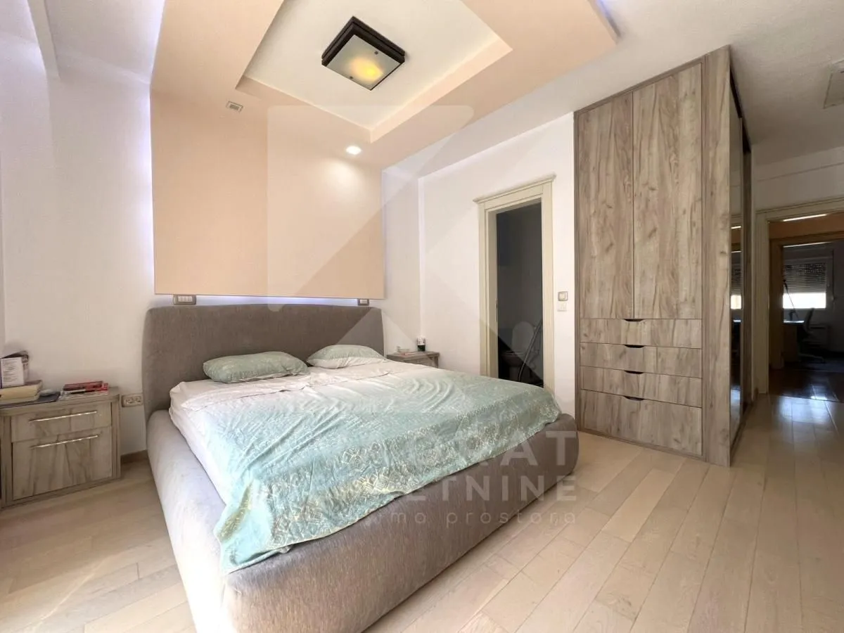 Prodaja, trosoban stan, 100m², 1 maj, Podgorica