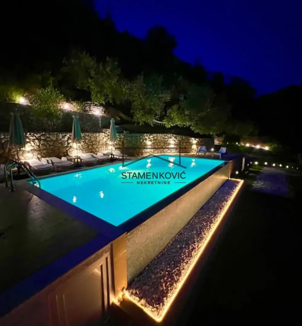 Prodaja, kuća, 302m², Herceg Novi, Crna Gora