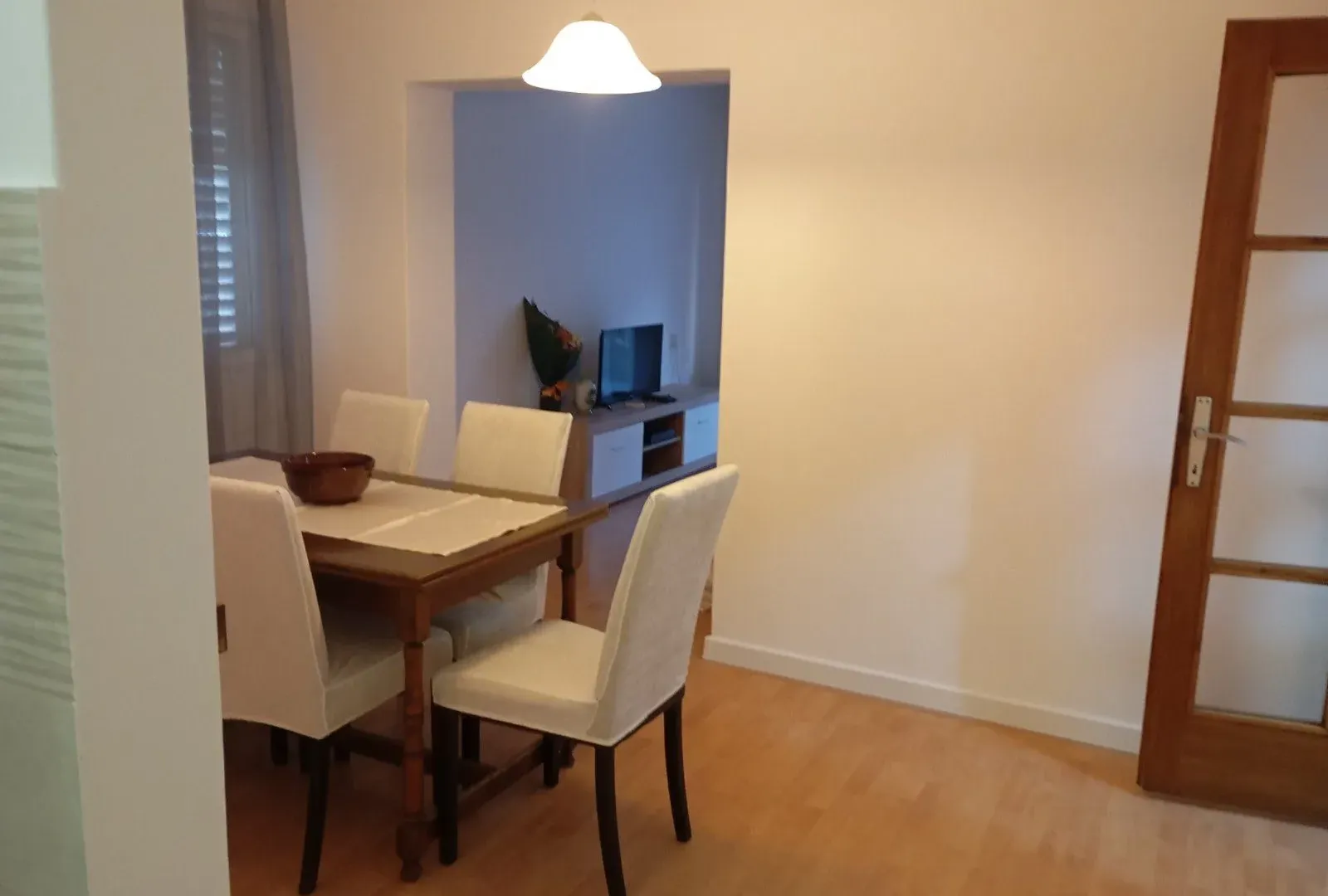 Izdavanje, dvosoban stan, 80m², Đenovići, Herceg Novi