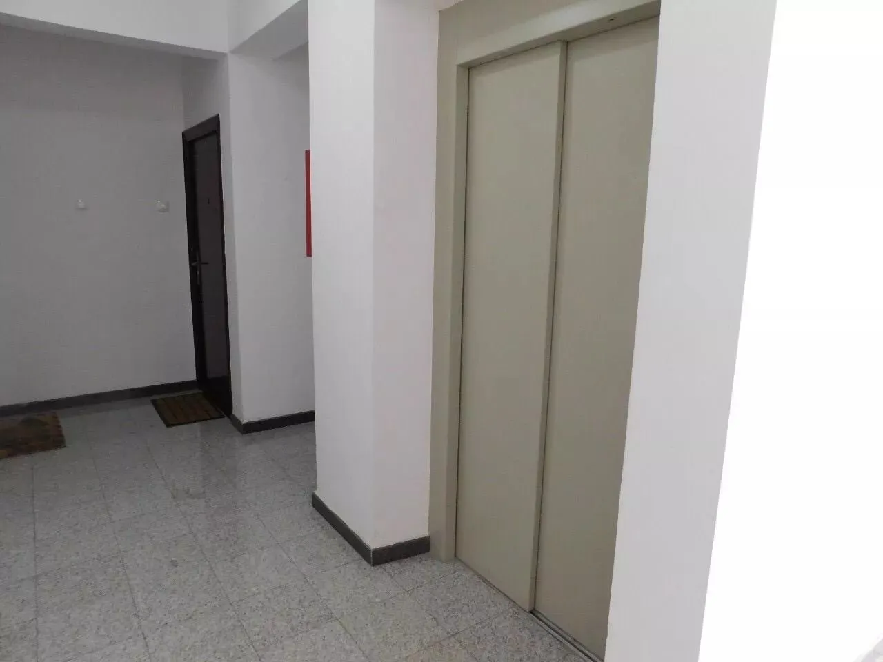 Izdavanje, dvosoban stan, 85m², Centar, Tivat