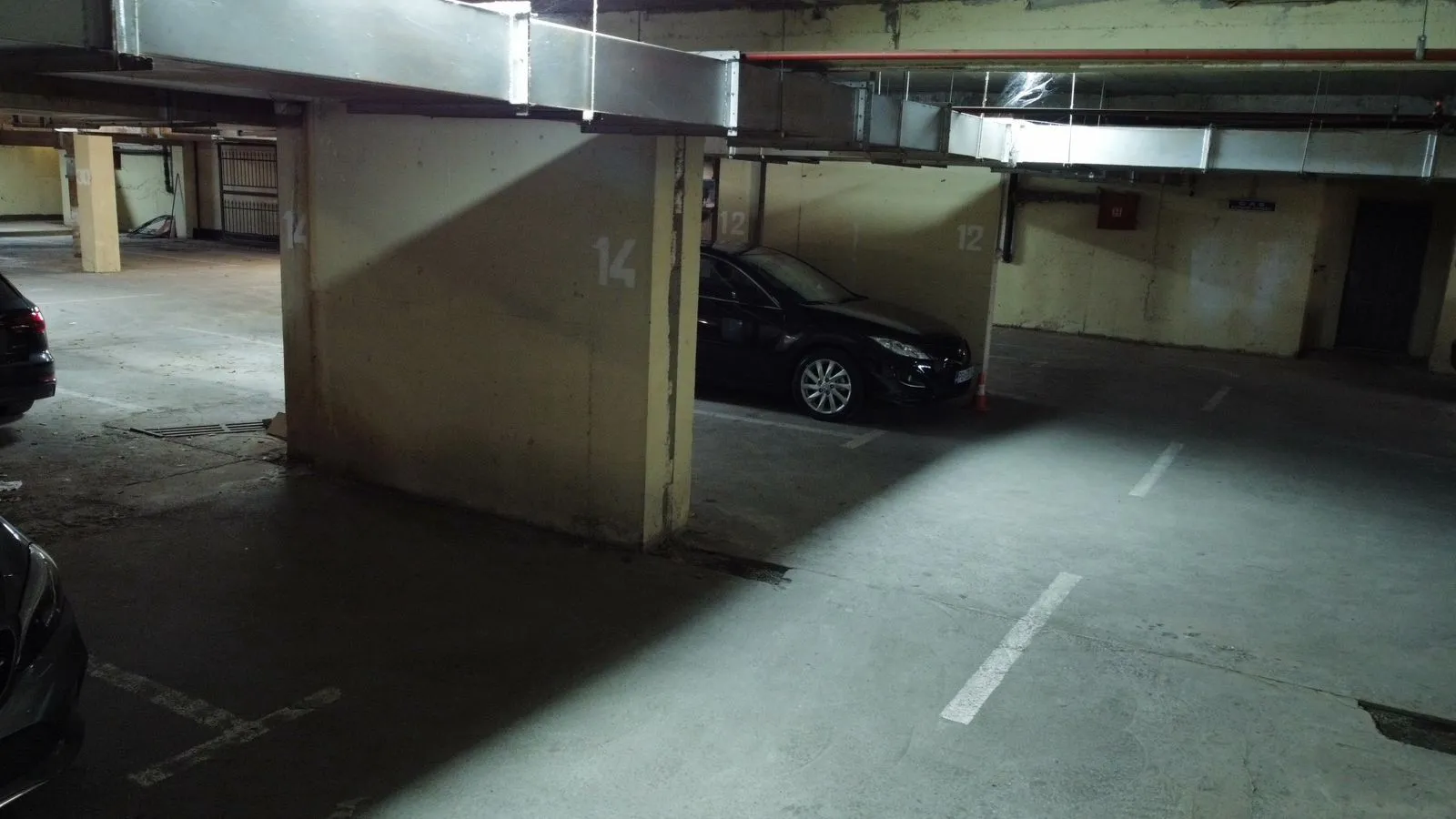 Rent, parking/garage, 15m², Blok 9, Podgorica