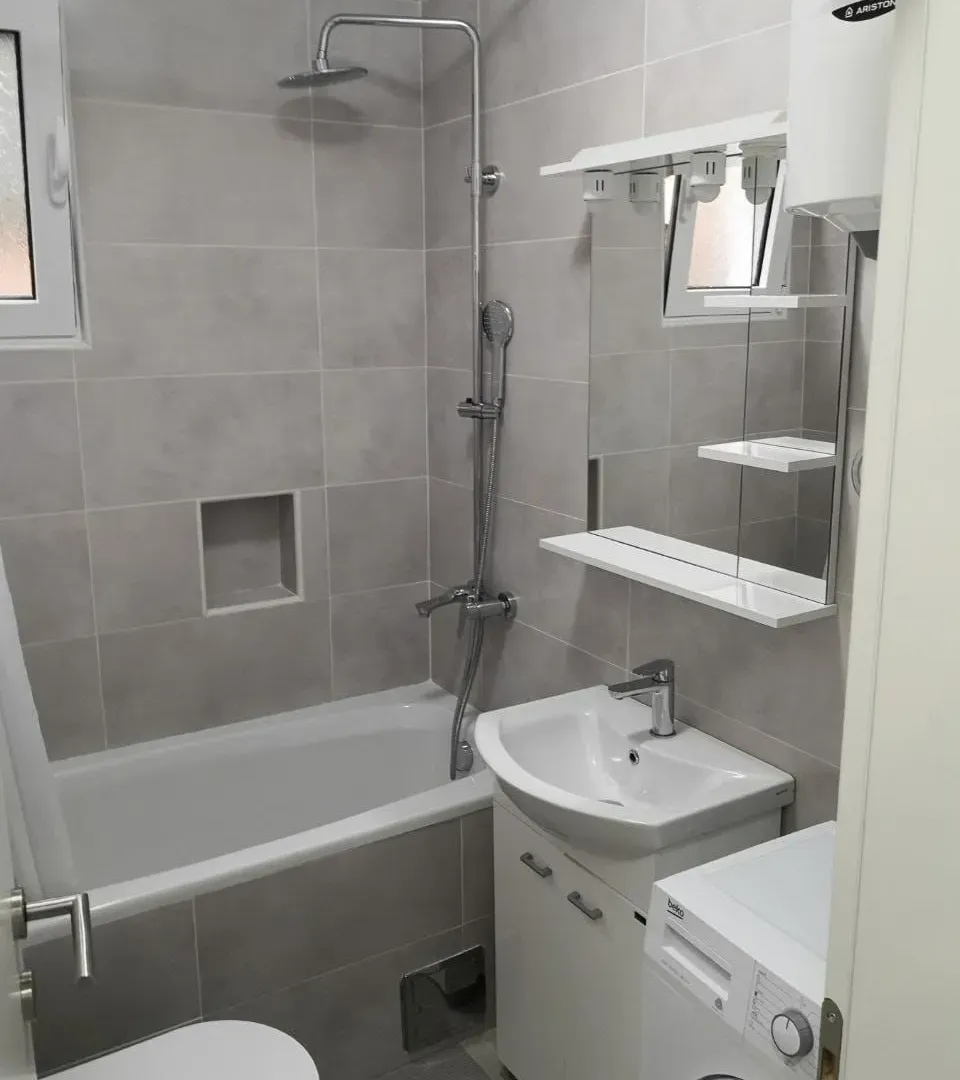 Rent, two bedroom apartment, 72m², Centar, Tivat