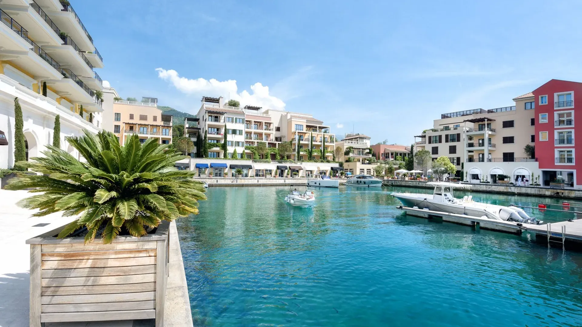 Izdavanje, trosoban stan, 223m², Porto Montenegro, Tivat