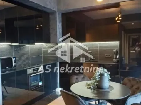 Izdavanje, trosoban stan, 80m², Savski Venac, Beograd - image 13