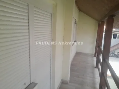 Prodaja, kuća, 220m², Bečmen, Surčin - image 13