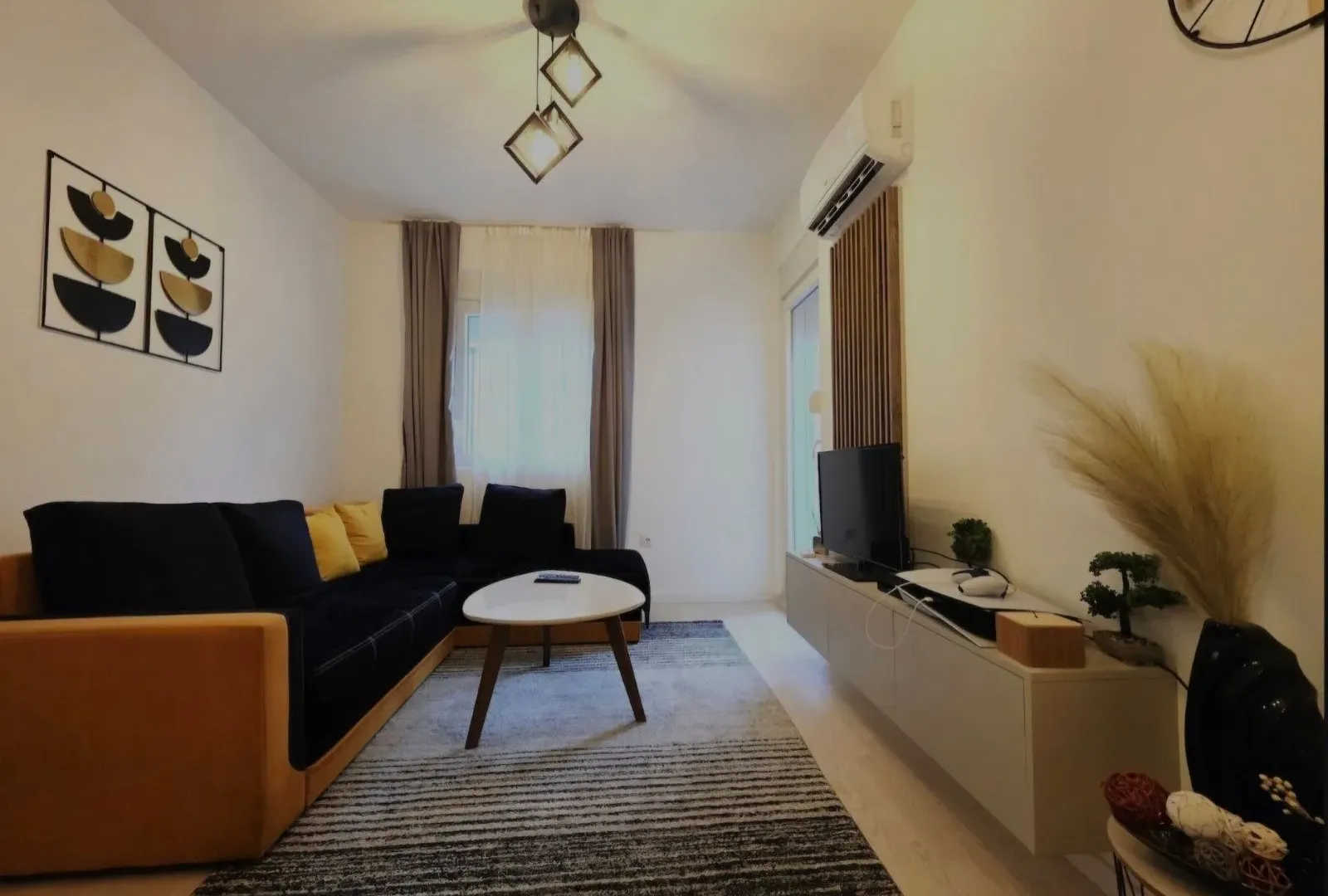 Izdavanje, jednosoban stan, 40m², Krivi Most, Podgorica