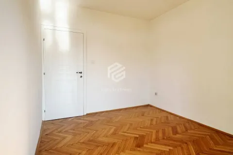 Izdavanje, dvosoban stan, 75m², Pobrežje, Podgorica - image 13